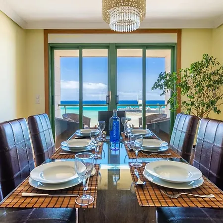 Sands- Seafront - Sea Views - Private Underground Parking Apartamento