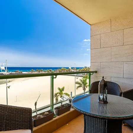 شقة Sands- Seafront - Sea Views - Private Underground Parking